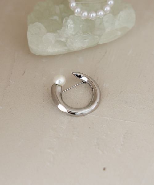 Elura（エルーラ）の「【Elca Accessory】＜Luxe＞一粒パールブローチ/252367（ブローチ/コサージュ・レディース・ゴールド/シルバー・ONE SIZE）」の3枚目の写真