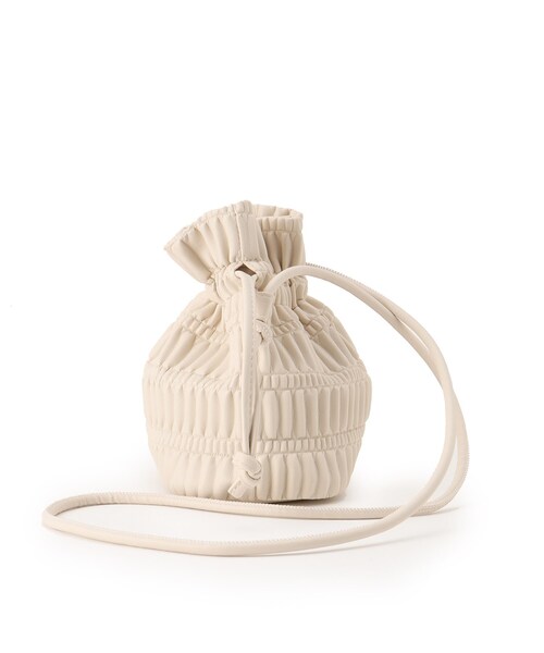 SHOO・LA・RUE(シューラルー)の「プリーツ巾着ショルダーバッグ(ショルダーバッグ・レディース・アイボリー/ブラック/シルバー・00)」の16枚目の写真