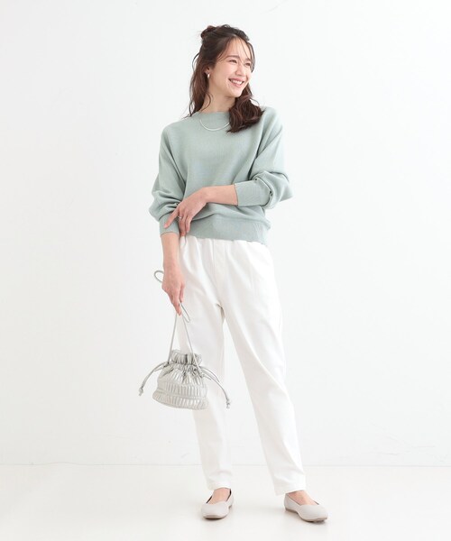 SHOO・LA・RUE(シューラルー)の「プリーツ巾着ショルダーバッグ(ショルダーバッグ・レディース・アイボリー/ブラック/シルバー・00)」の4枚目の写真