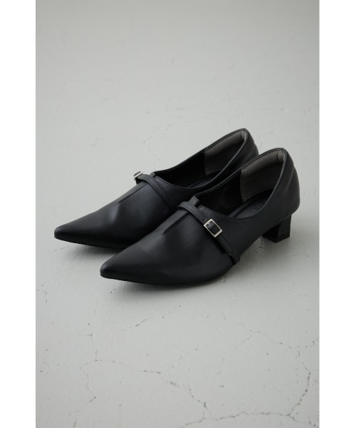 AZUL by moussy(アズールバイマウジー)の「スリットベルトパンプス(パンプス・レディース・ブラック/グレイッシュベージュ・LARGE/MEDIUM/SMALL)」の2枚目の写真