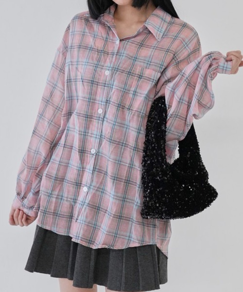 Uenui（ウニュイ）の「【 cunii 】チェック柄 ルーズフィット ロングシャツ オーバーサイズ（シャツ/ブラウス・レディース・ピンク/アイボリー/ブラック・FREE）」の3枚目の写真