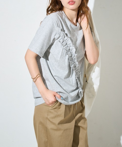 TRIANGLE PALETTE（トライアングルパレット）の「アシンメトリーフリル半袖Tシャツ（Tシャツ/カットソー・レディース・ホワイト/グレー/ブラック/ピンク・FREE）」の17枚目の写真