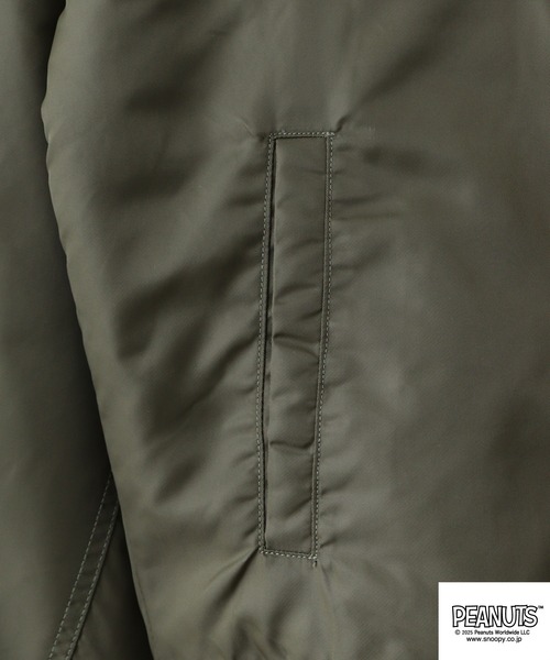 PEANUTS（ピーナッツ）の「PEANUTS ランニング柄MA-1ジャケット（MA-1・メンズ・ブラック/カーキ・LL/L/M）」の8枚目の写真