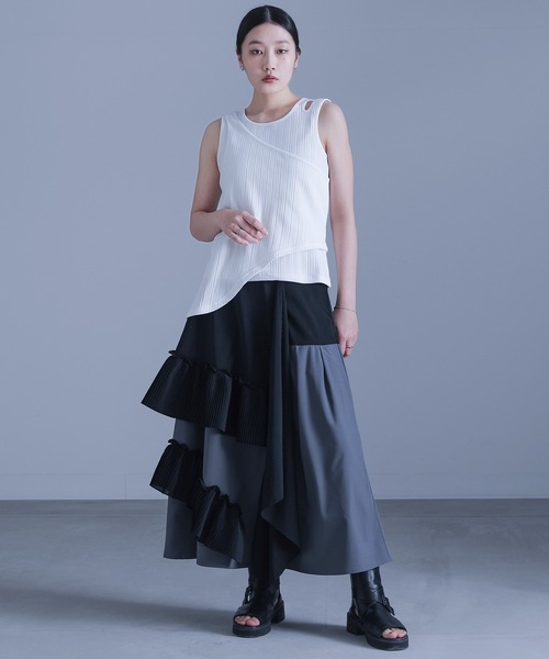 kOhAKU(コハク)の「変形2枚重ねリブタンクトップ(タンクトップ・レディース・カーキ/オフホワイト/ブラック・2/1)」の8枚目の写真
