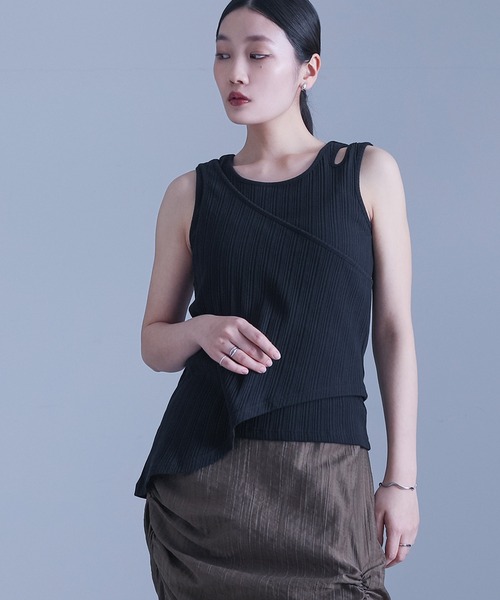 kOhAKU(コハク)の「変形2枚重ねリブタンクトップ(タンクトップ・レディース・カーキ/オフホワイト/ブラック・2/1)」の10枚目の写真