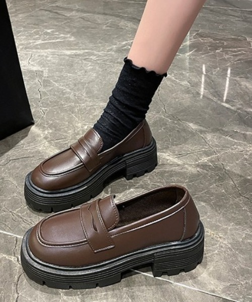 mebole(メボレ)の「ボリュームソールローファー(ローファー・レディース・アイボリー/ブラック/ブラウン・SMALL/MEDIUM/LARGE)」の17枚目の写真