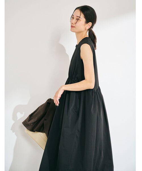 green label relaxing（グリーンレーベルリラクシング）の「ライトメモリー ノースリーブ ワンピース -UVカット-（ワンピース・レディース・オフホワイト/ブラック/コバルトブルー・FREE）」の6枚目の写真