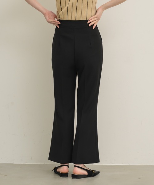 クロップドフレアパンツ（スラックス）｜NEUNA（ヌナ）のファッション