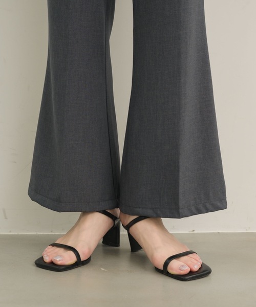 NEUNA(ヌナ)の「クロップドフレアパンツ(スラックス・レディース・ブラック/グレー・MEDIUM/SMALL)」の11枚目の写真