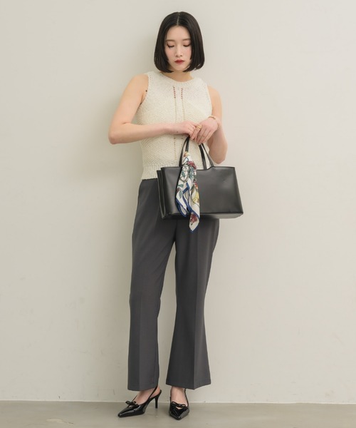 NEUNA(ヌナ)の「クロップドフレアパンツ(スラックス・レディース・ブラック/グレー・MEDIUM/SMALL)」の13枚目の写真