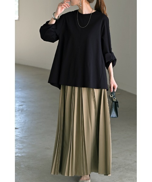 HUG.U(ハグユー)の「ブラウス見え 上質きれいめ フレアロンT(Tシャツ/カットソー・レディース・ブラック/ホワイト・L/M)」の11枚目の写真