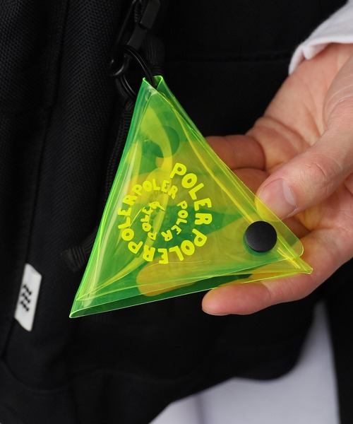 POLeR(ポーラー)の「POLeR/ポーラー PVC TRYANGLE COIN CASE コインケース(コインケース・メンズ・ブラック/イエロー/クリア/オレンジ・FREE)」の3枚目の写真