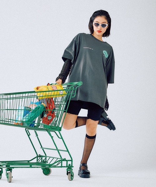 LEPSIM（レプシィム）の「BIGプリントチュニック　490451（Tシャツ/カットソー・レディース・イエロー/ライトグレー/チャコールグレー/オフホワイト/ホワイト系その他/ブラック・FREE）」の21枚目の写真