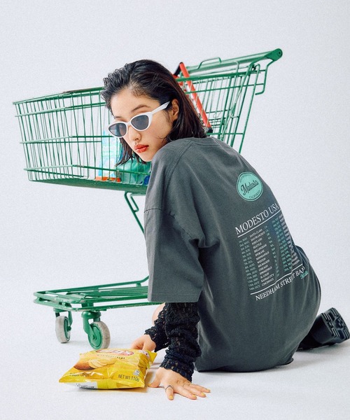 LEPSIM（レプシィム）の「BIGプリントチュニック　490451（Tシャツ/カットソー・レディース・イエロー/ライトグレー/チャコールグレー/オフホワイト/ホワイト系その他/ブラック・FREE）」の16枚目の写真