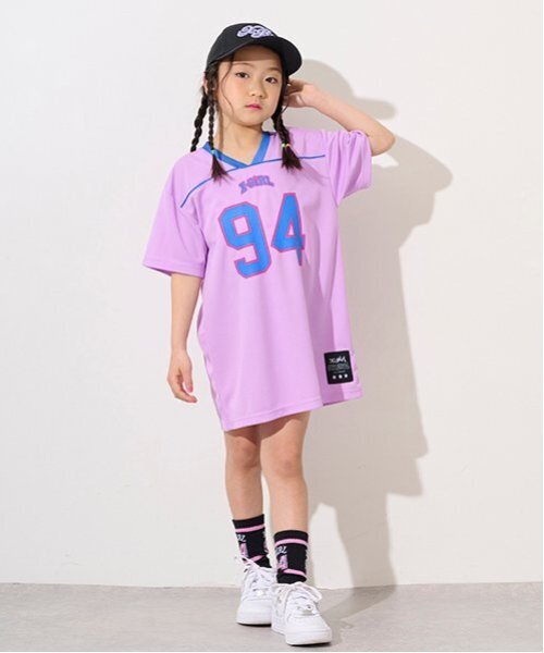 X-girl Stages（エックスガールステージス）の「【TBSドラマ フェイクマミー 着用アイテム】パイピング切替ナンバリング半袖ワンピース（ワンピース・キッズ・ラベンダー/オフホワイト・140cm/130cm/110cm/100cm/120cm）」の2枚目の写真