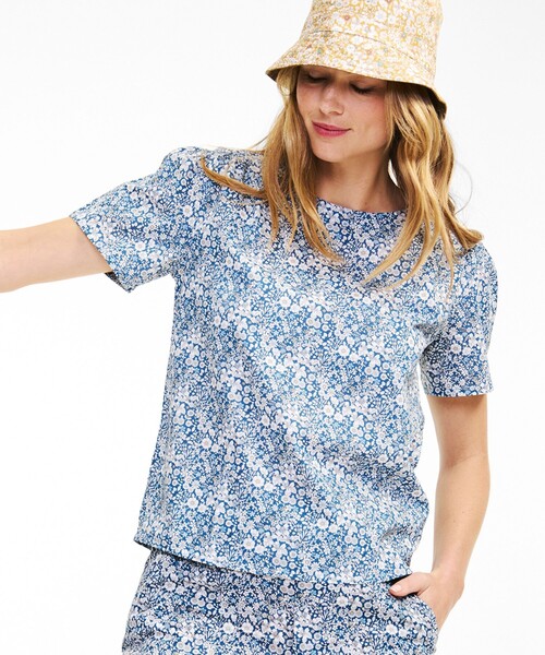 AIGLE(エーグル)の「リバティプリントブラウス(シャツ/ブラウス・レディース・ブルー/ベージュ・40/36/38)」の2枚目の写真