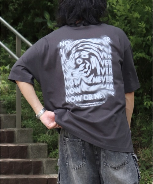ILL'S(イルズ)の「韓国風バックプリント / スモークモチーフ / スプレーハート ビッグシルエット バックプリント 半袖Tシャツ ワンポイント カットソー ユニセックス(Tシャツ/カットソー・メンズ・ブラック/ブラック系その他2/グレー系その他/ホワイト系その他2/ブラック系その他/チャコールグレー/ホワイト/ホワイト系その他/グレー系その他2・M/L)」の7枚目の写真
