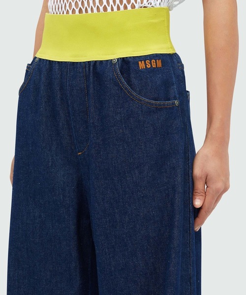 MSGM(エムエスジーエム)の「バイカラーウエストバンド デニムパンツ(デニムパンツ・レディース・インディゴブルー・38/40)」の5枚目の写真