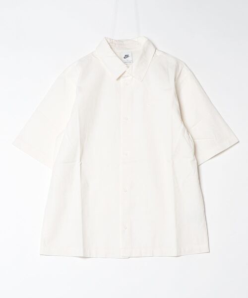 NIKE（ナイキ）の「ナイキ NIKE ナイキ クラブ BTN S/S トップ WSH（シャツ/ブラウス・メンズ・オフホワイト/ネイビー・S/M/L/LL/3L）」の2枚目の写真
