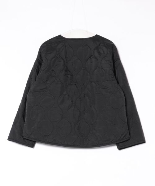 INTERPLANET（インタープラネット）の「ナイロンタフタ＊ファーキルトリバーシブルショートコート（ノーカラーコート・レディース・ブラック/グレイッシュベージュ・FREE）」の3枚目の写真