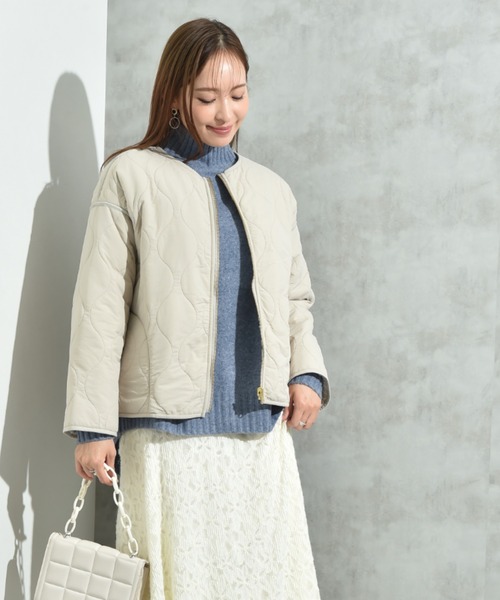 INTERPLANET（インタープラネット）の「ナイロンタフタ＊ファーキルトリバーシブルショートコート（ノーカラーコート・レディース・ブラック/グレイッシュベージュ・FREE）」の10枚目の写真