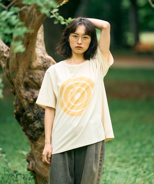 THE BOLDMAN(ザ ボールドマン)の「Logo Tee / ロゴTシャツ(Tシャツ/カットソー・メンズ・レッド/グリーン/イエロー系その他/ブルー/イエロー/ブルー系その他/グリーン系その他/レッド系その他・MEDIUM/LARGE)」の5枚目の写真