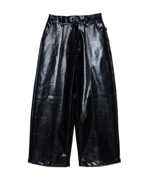 glamb（グラム）の「Synth Leather Baggy Slacks / シンセレザーバギースラックス（スラックス・メンズ・ブラック/ブラック系その他・S/M/L）」の4枚目の写真