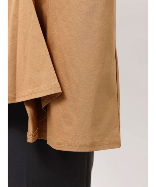 TONAL（トーナル）の「ツイストデザインTシャツ（Tシャツ/カットソー・レディース・オフホワイト/ベージュ/ブラウン・MEDIUM）」の9枚目の写真