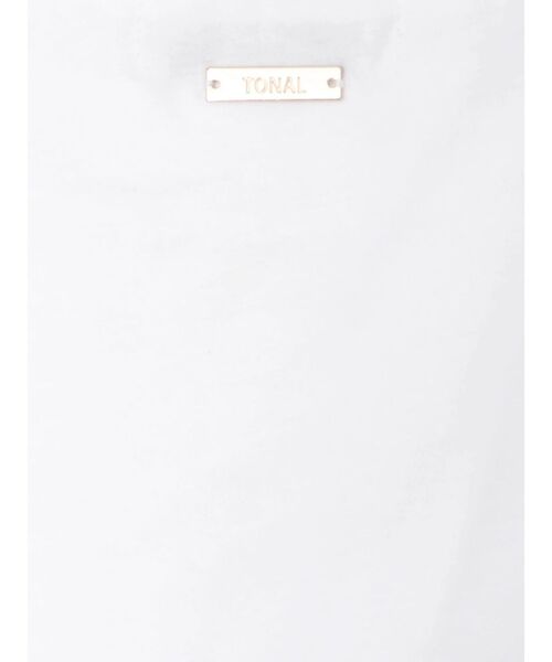 TONAL（トーナル）の「ツイストデザインTシャツ（Tシャツ/カットソー・レディース・オフホワイト/ベージュ/ブラウン・MEDIUM）」の12枚目の写真