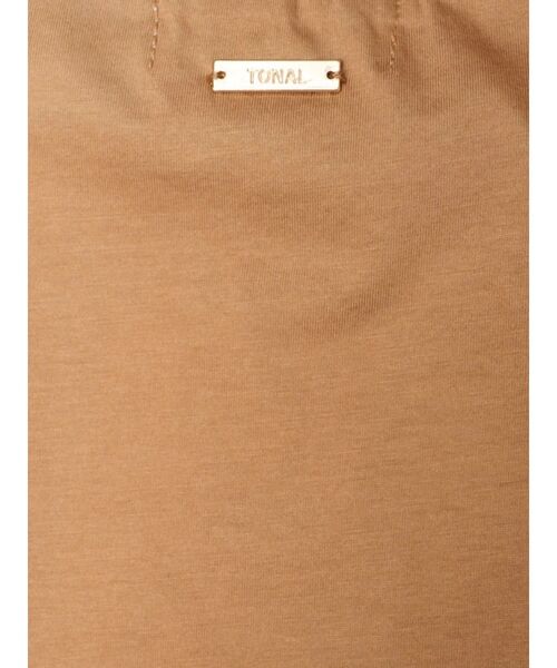 TONAL（トーナル）の「ツイストデザインTシャツ（Tシャツ/カットソー・レディース・オフホワイト/ベージュ/ブラウン・MEDIUM）」の14枚目の写真