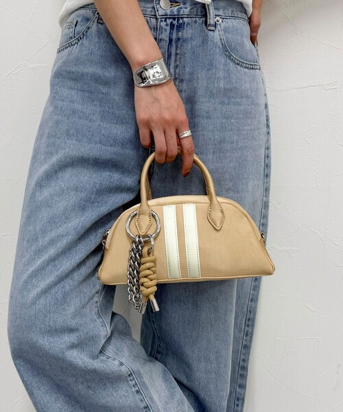 fredy emue（フレディエミュ）の「スポーティサテンボストンバッグ（ボストンバッグ・レディース・ベージュ/ライトブルー/ブラック・FREE）」の3枚目の写真