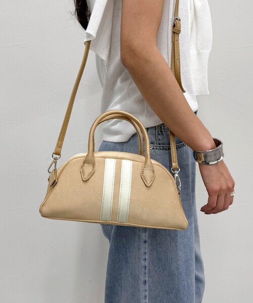 fredy emue（フレディエミュ）の「スポーティサテンボストンバッグ（ボストンバッグ・レディース・ベージュ/ライトブルー/ブラック・FREE）」の7枚目の写真