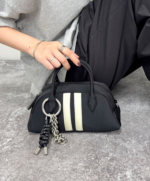 fredy emue（フレディエミュ）の「スポーティサテンボストンバッグ（ボストンバッグ・レディース・ベージュ/ライトブルー/ブラック・FREE）」の5枚目の写真