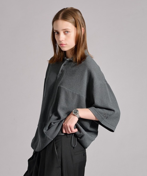 WETTEMPT（ウィテンプト）の「SWITCHING PIGMENT WAFFLE POLO / 切り替えピグメントワッフルポロ（ポロシャツ・メンズ・チャコール/ベージュ/グレー/ブルー・SMALL/MEDIUM/LARGE）」の8枚目の写真