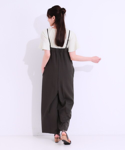 DRESKIP（ドレスキップ）の「【S-LL】Iラインですっきり見え 大人見えサロペット（サロペット/オーバーオール・レディース・ブラック/ブラウン系/チャコールグレー・01/02/03/04）」の6枚目の写真