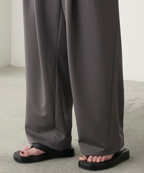 BONLECILL（ボンルシール）の「【マシンウォッシャブル / イージーケア / 全方向ストレッチ】キレイージータックパンツ／ポンチスラックス（スラックス・レディース・チャコールグレー/モスグリーン/ベージュ/ネイビー/ライトグレー/ブラウン/カーキ/アイボリー/ブラック/ダークグレー/ボルドー・S/L/M/SS）」の21枚目の写真