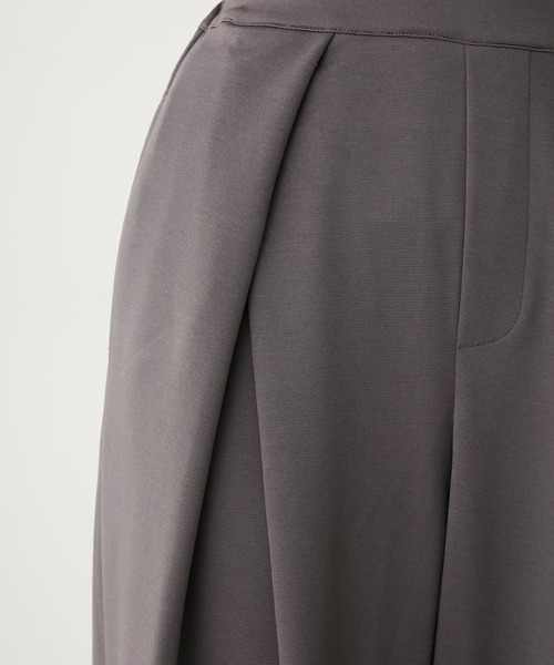 BONLECILL（ボンルシール）の「【マシンウォッシャブル / イージーケア / 全方向ストレッチ】キレイージータックパンツ／ポンチスラックス（スラックス・レディース・チャコールグレー/モスグリーン/ベージュ/ネイビー/ライトグレー/ブラウン/カーキ/アイボリー/ブラック/ダークグレー/ボルドー・S/L/M/SS）」の13枚目の写真