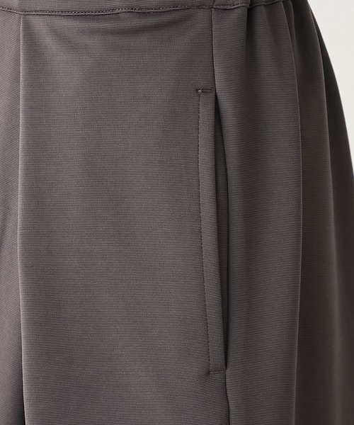 BONLECILL（ボンルシール）の「【マシンウォッシャブル / イージーケア / 全方向ストレッチ】キレイージータックパンツ／ポンチスラックス（スラックス・レディース・チャコールグレー/モスグリーン/ベージュ/ネイビー/ライトグレー/ブラウン/カーキ/アイボリー/ブラック/ダークグレー/ボルドー・S/L/M/SS）」の15枚目の写真