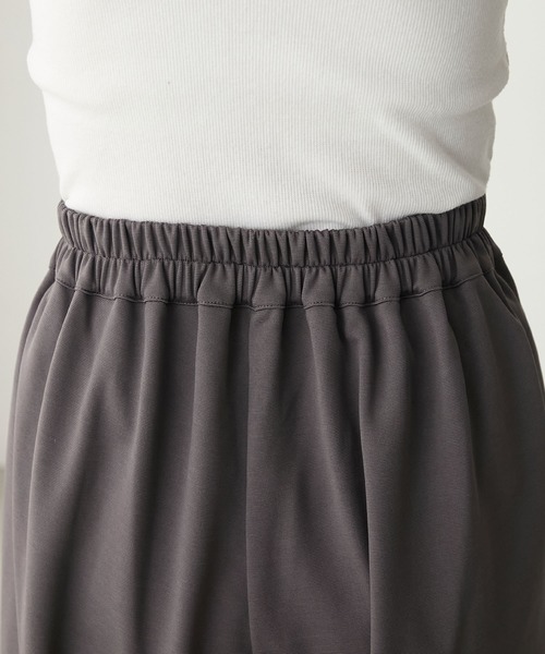 BONLECILL（ボンルシール）の「【マシンウォッシャブル / イージーケア / 全方向ストレッチ】キレイージータックパンツ／ポンチスラックス（スラックス・レディース・チャコールグレー/モスグリーン/ベージュ/ネイビー/ライトグレー/ブラウン/カーキ/アイボリー/ブラック/ダークグレー/ボルドー・S/L/M/SS）」の20枚目の写真