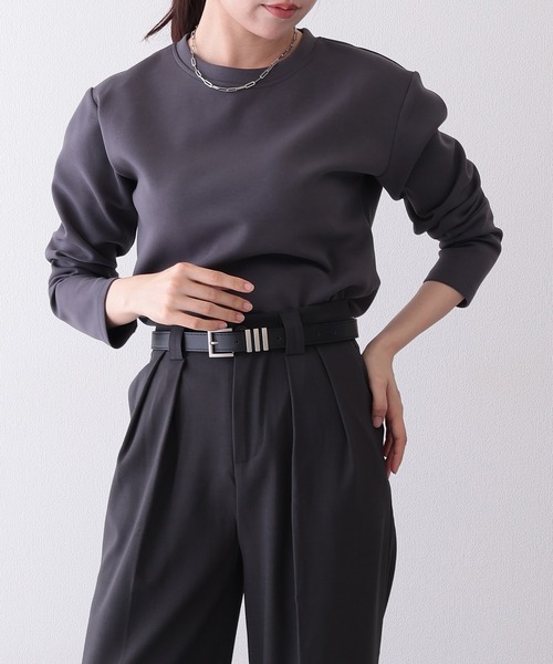 DAYRA(デイラ)の「ソリッドカラー クルーネック 長袖 ベーシック Tシャツ(Tシャツ/カットソー・レディース・ブラック/チャコールグレー/ホワイト/ベージュ/モカ/ミント・FREE/S)」の14枚目の写真