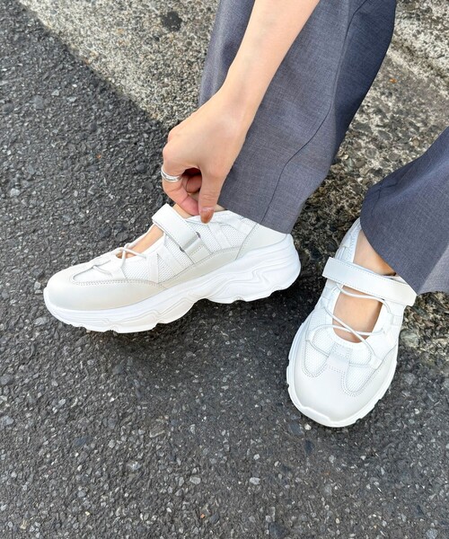 fredy emue（フレディエミュ）の「ベルクロメッシュスニーカー（スニーカー・レディース・ブラック/オフホワイト・M/S/L）」の2枚目の写真