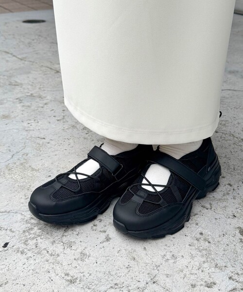 fredy emue（フレディエミュ）の「ベルクロメッシュスニーカー（スニーカー・レディース・ブラック/オフホワイト・M/S/L）」の5枚目の写真