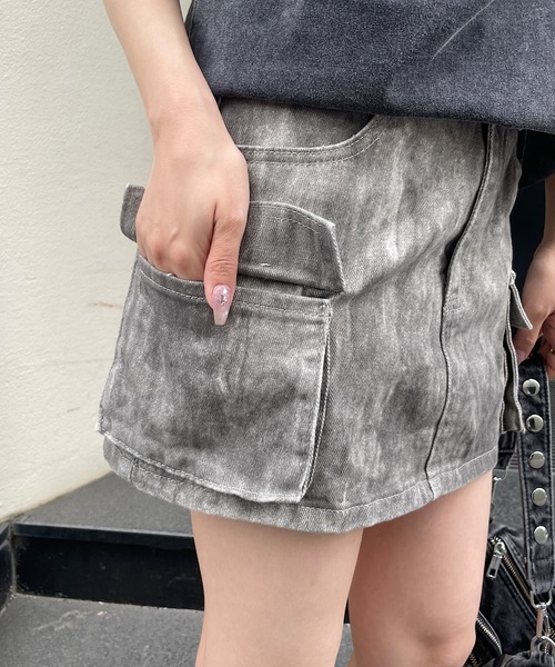 ROGER AND RAW(ロジャーアンドロウ)の「ベルト付きムラ染めショートスカパン ミニスカート ショートパンツ(スカート・レディース・スミクロ/ホワイト・SMALL/MEDIUM)」の9枚目の写真