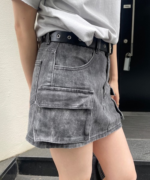 ROGER AND RAW(ロジャーアンドロウ)の「ベルト付きムラ染めショートスカパン ミニスカート ショートパンツ(スカート・レディース・スミクロ/ホワイト・SMALL/MEDIUM)」の4枚目の写真