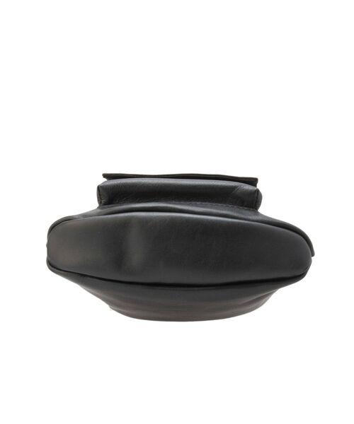 Ungrid（アングリッド）の「ポケットデザイン巾着レザーバッグ（ショルダーバッグ・レディース・ブラック・FREE）」の4枚目の写真