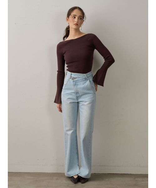 LAGUNAMOON(ラグナムーン)の「スリムフレアデニムパンツ(デニムパンツ・レディース・ライトブルー/モカ・SMALL/MEDIUM)」の4枚目の写真