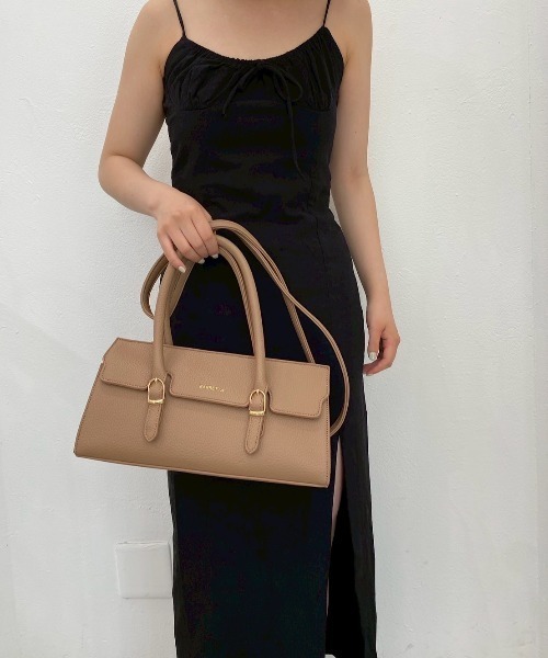 BARRETTA(バレッタ)の「フラップ2WAYボストンバッグ(ショルダーバッグ・レディース・ブラック/ベージュ/オレンジ・FREE)」の2枚目の写真