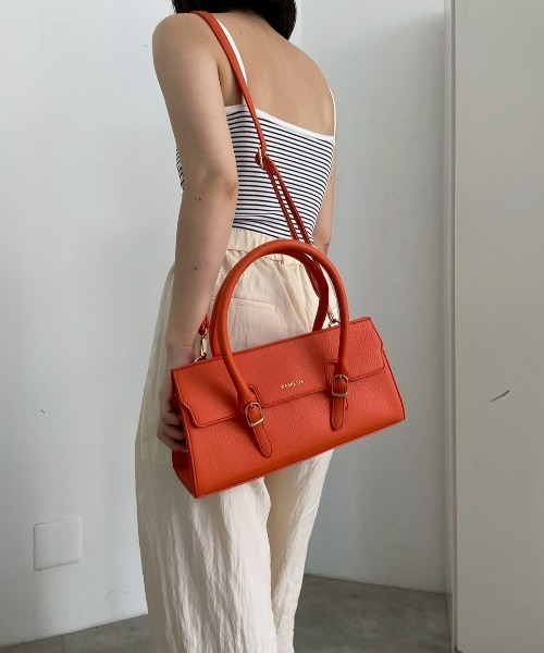 BARRETTA(バレッタ)の「フラップ2WAYボストンバッグ(ショルダーバッグ・レディース・ブラック/ベージュ/オレンジ・FREE)」の3枚目の写真