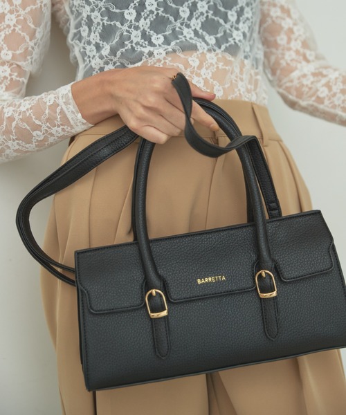 BARRETTA(バレッタ)の「フラップ2WAYボストンバッグ(ショルダーバッグ・レディース・ブラック/ベージュ/オレンジ・FREE)」の1枚目の写真