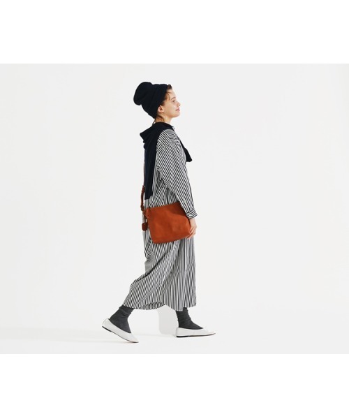 genten(ゲンテン)の「ゴートベーシック ショルダーバッグ(ショルダーバッグ・レディース・ブラウン/ダークブラック/グレー/ダークグレー・FREE)」の13枚目の写真